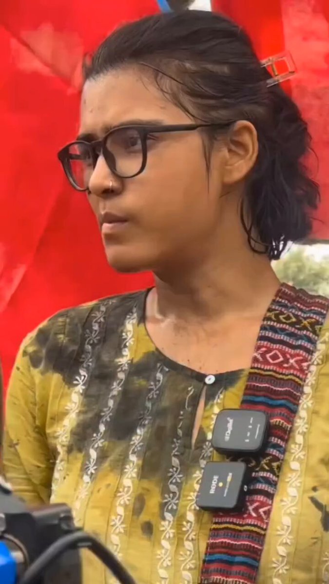 नेहा बोरा का दोगलापन देख लो!