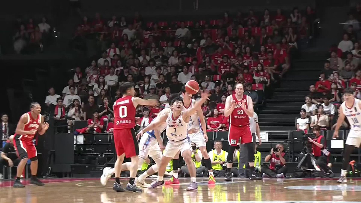 受け取ったカークもこの表情😏 黒川虎徹の神ワザパスが炸裂🎯 黒川 虎徹 Alex Kirk 📺テレビ朝日系列(地上波・全国ネット)にて生放送 📡バスケットLIVE/TVer/ABEMAにて生配信 #日本生命カップ2026 #AkatsukiJapan #日本一丸