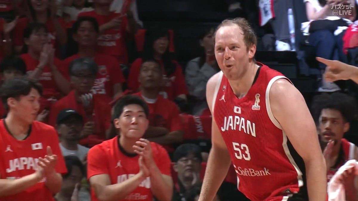 間近で観た黒川虎徹はとんでもなくうまかった。 そして代表でも、このスペシャルなパス。 やはり彼、とんでもなくうまい🙌 #黒川虎徹 #AkatsukiJapan バスケットLIVE