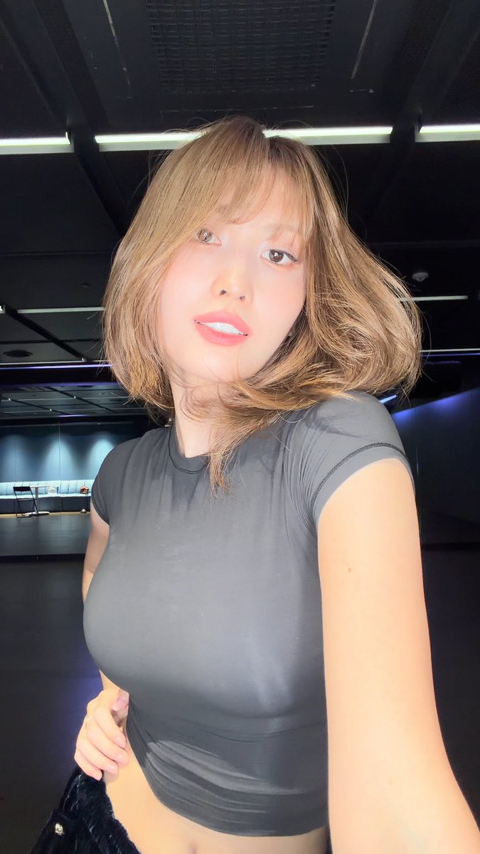 MOMO'S FIRST EVER TIKTOK ON HER NEW INDIVIDUAL TIKTOK ACCOUNT