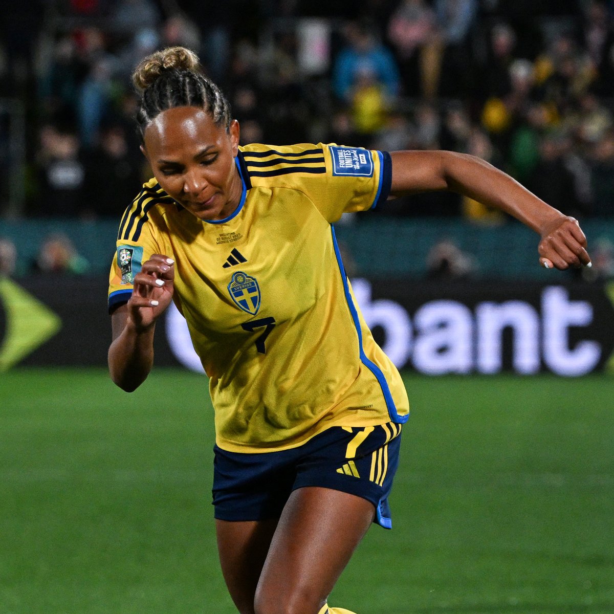Some Madelen Janogy magic! 💫 @SvenskFotboll | #FIFAWWC