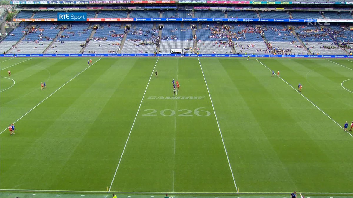 How about this for divided loyalties? Cavan have brought in Christina O’Reilly for the second half against Armagh. O'Reilly plays midfield for the Orchard ladies footballers. 📺RTÉ2 💻