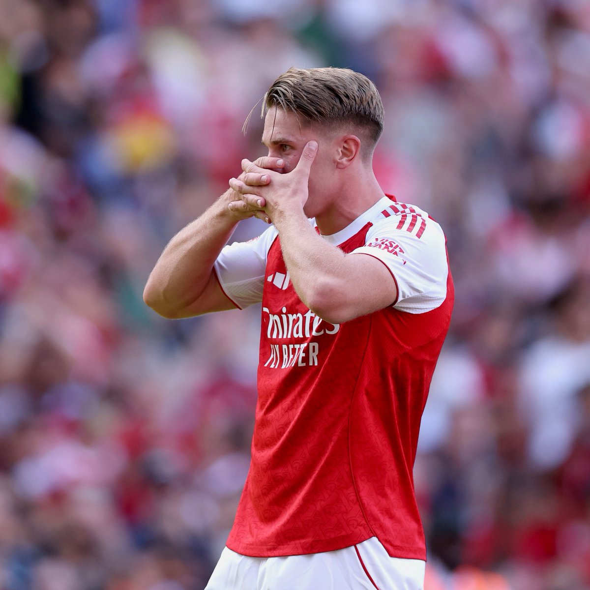 On this day in 2025: Arsenal completed their pre-season preparations with a 3-0 rout over Athletic Bilbao to win the Emirates Cup for a fourth consecutive season. ✅🏆 🔴 Gyökeres (33’) 🫱🫲 🔴 Saka (35’) 🔴 Havertz (81’)