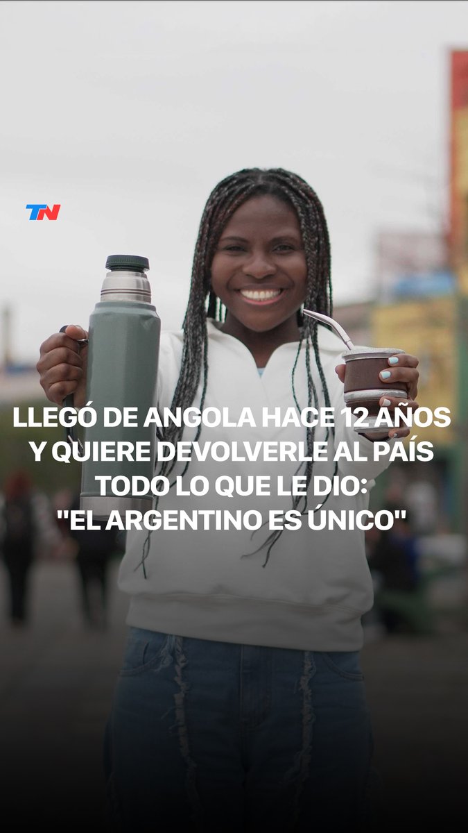 Llegó de Angola hace 12 años sin hablar español, se recibió de obstetra y encontró en la Argentina una familia que no esperaba: "El argentino es único".
