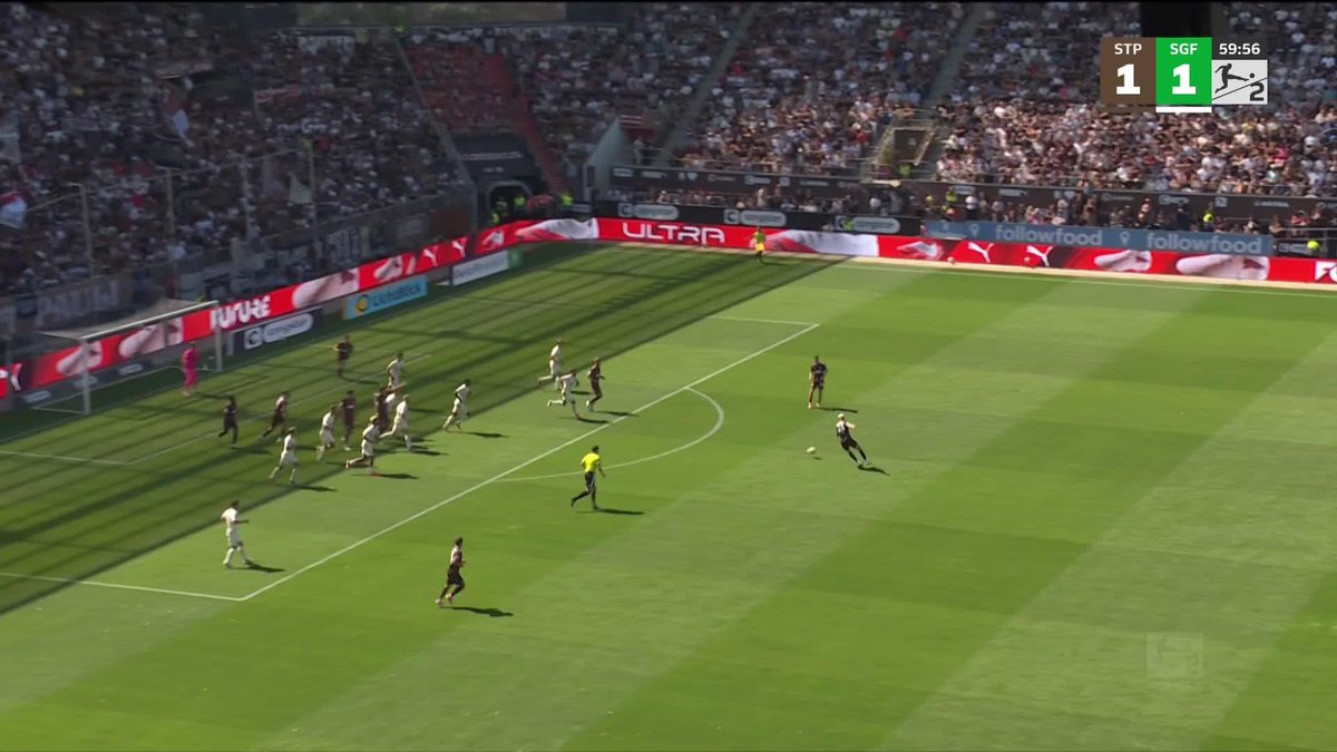 Monster-Tackling, Monster-Jubel! 😤🔥 Pyrka feiert seine Aktion wie ein Tor! Die 2. Bundesliga live auf Sky 🍿📺 #STPSGF #sky2bundesliga #2bundesliga