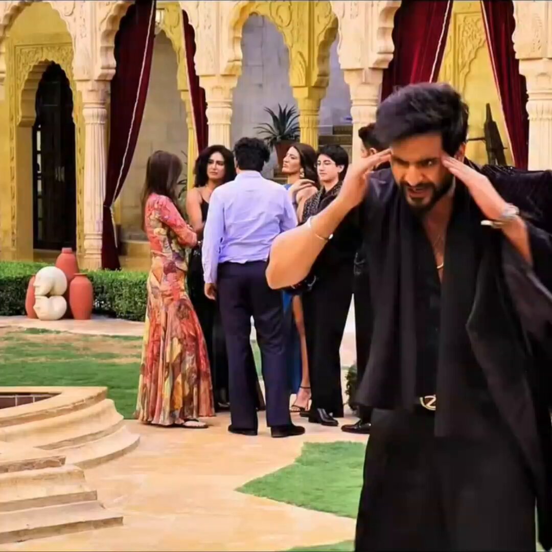 Hero Ki Entry Hamesha Sabse Last Hoti Hai 👑 - Old Abhishek Malhan Is Back 🐼 #AbhishekMalhan