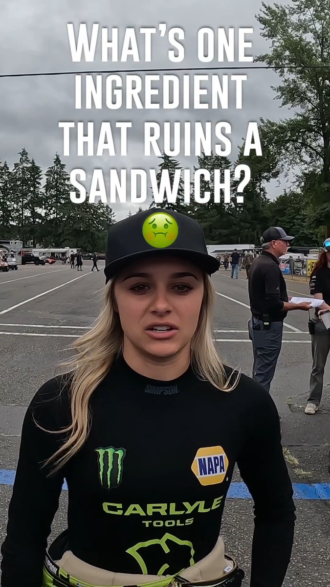Hard pass. 🥪🍅🧅 What’s one ingredient that ruins a sandwich?