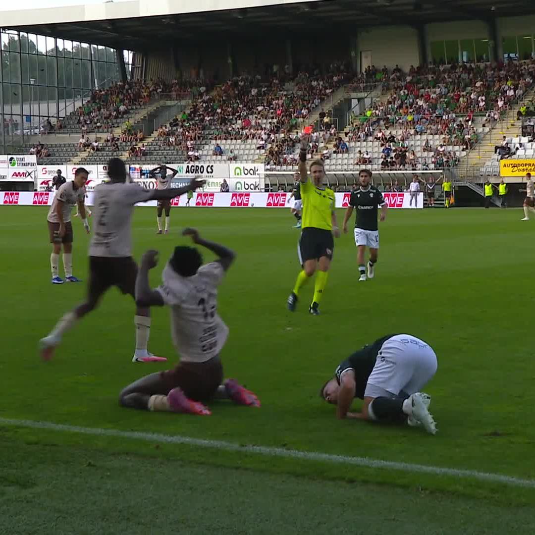 Dnes se nám s červenými kartami roztrhnul pytel.. 🫣 #OneplaySport | #ChanceLiga