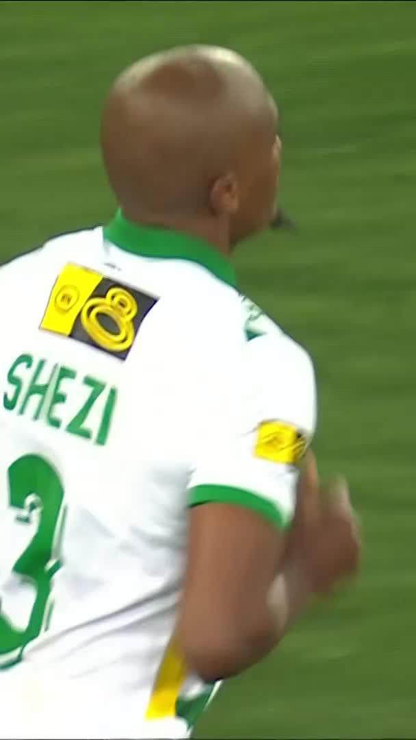 Khulekani Shezi with a beauty! 🤯 Golden Arrows are finding their stride at FNB Stadium 👏👏 📺 Stream #MTN8 on DStv: