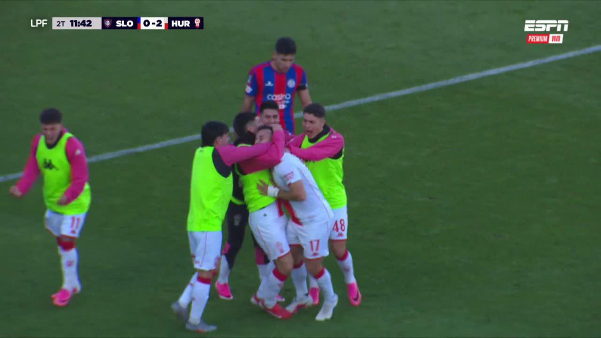 ¡SILENCIÓ EL NUEVO GASÓMETRO! Gran asistencia de Facundo Kalinger y golazo de 🇪🇨 Jordy Caicedo para firmar su doblete y el 2-0 de Huracán ante San Lorenzo. ▶️ Mira nuestros partidos de la 🇦🇷 #LigaProfesional en el Plan Premium de #DisneyPlus