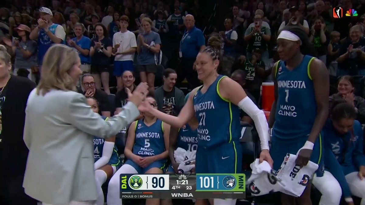 Kayla McBride breaks the record for most 3-PT FG in a game in WNBA history! Made 10 threes and scored a career-high 43 PTS in the W 😤