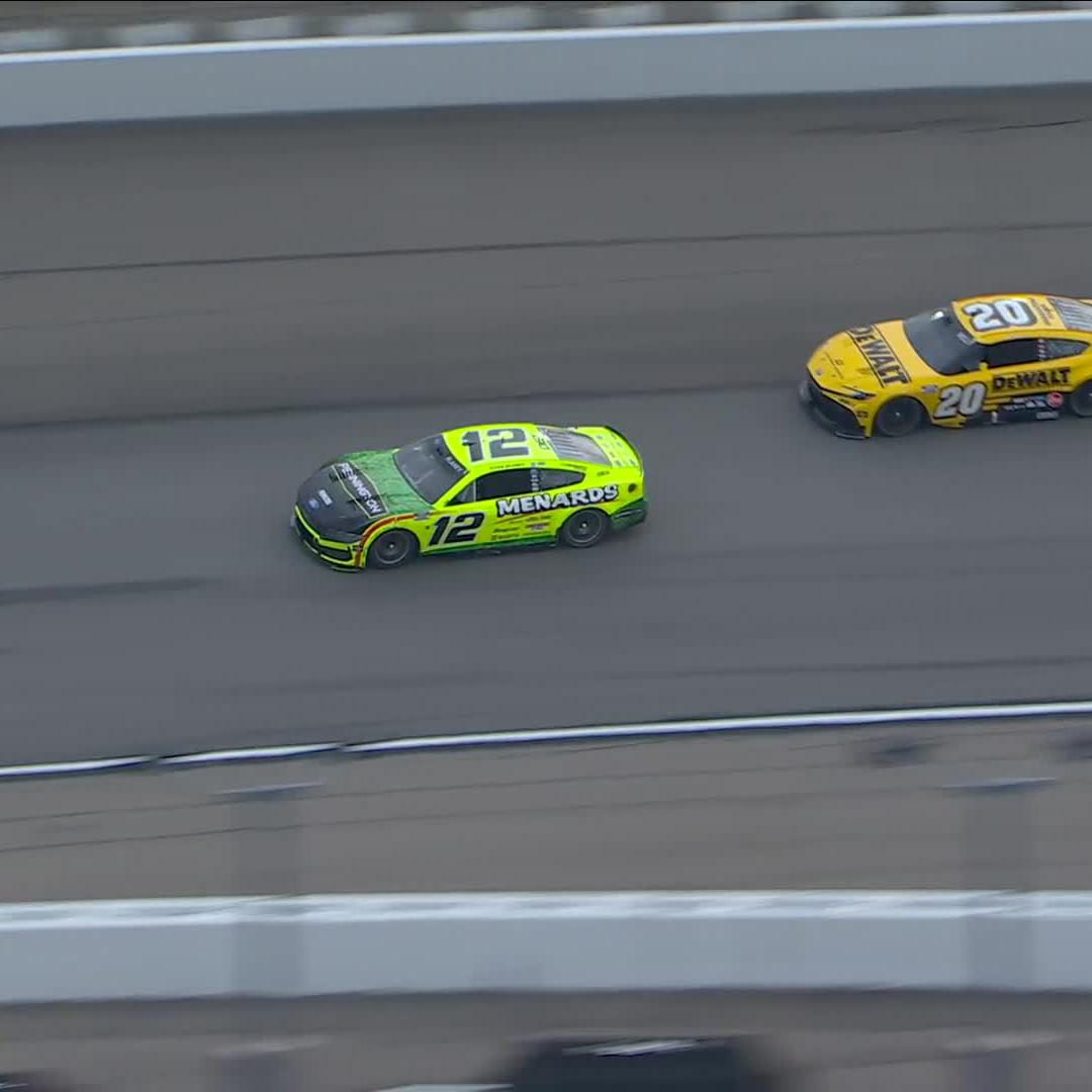 Blaney leads early in the final stage, but Christopher Bell said not so fast! The No. 20 Toyota retakes the lead in the Iowa Corn 350.