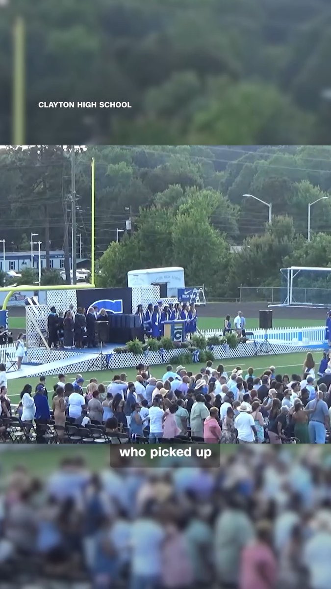 17-year-old Leen Hijaz says remarks she made at her high school graduation were cut off after she mentioned people suffering in different countries around the world. Leen should not have been stifled. She’s got a bright future! 🎥 CNN