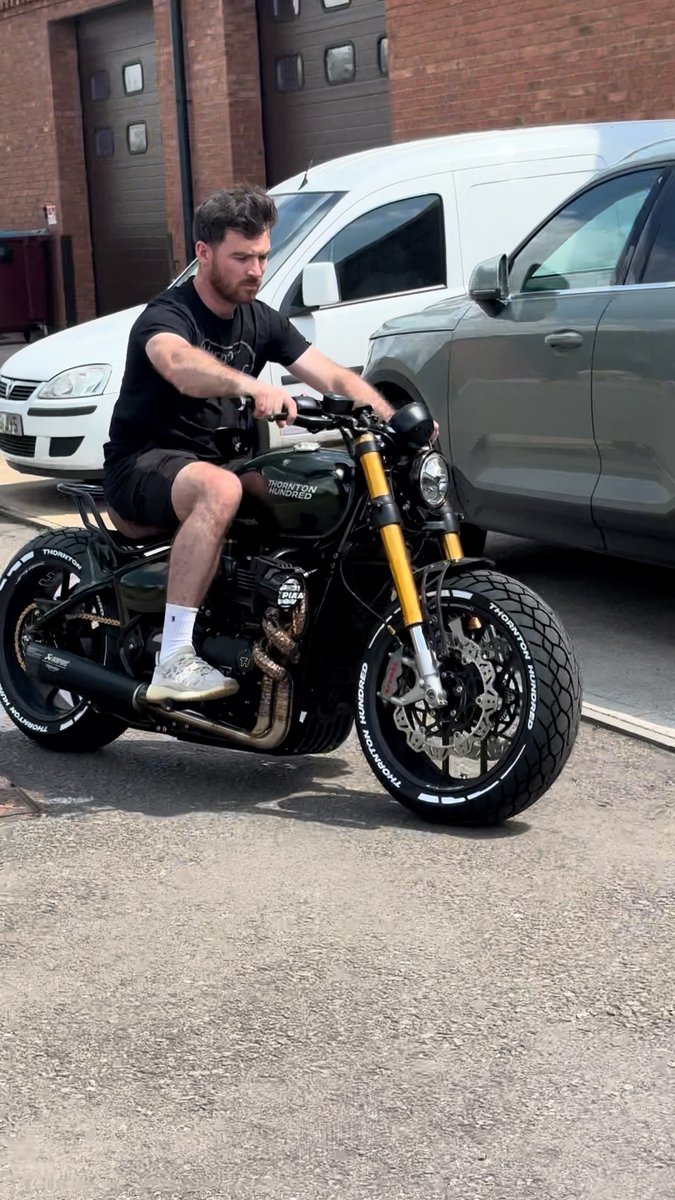The ultimate road trip machine. 🇬🇧