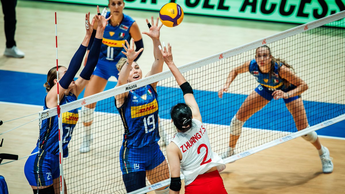 #VNL2026: HOW DID THIS RALLY KEEP GOING?! 🤯 China 🇨🇳 and Italy 🇮🇹 gave Hong Kong the match of the week, pushing each other through five incredibly tight sets 🔥. This rally was just one glimpse of how good that match was. 😮‍💨 🏐 #BePartOfTheGame #Volleyball