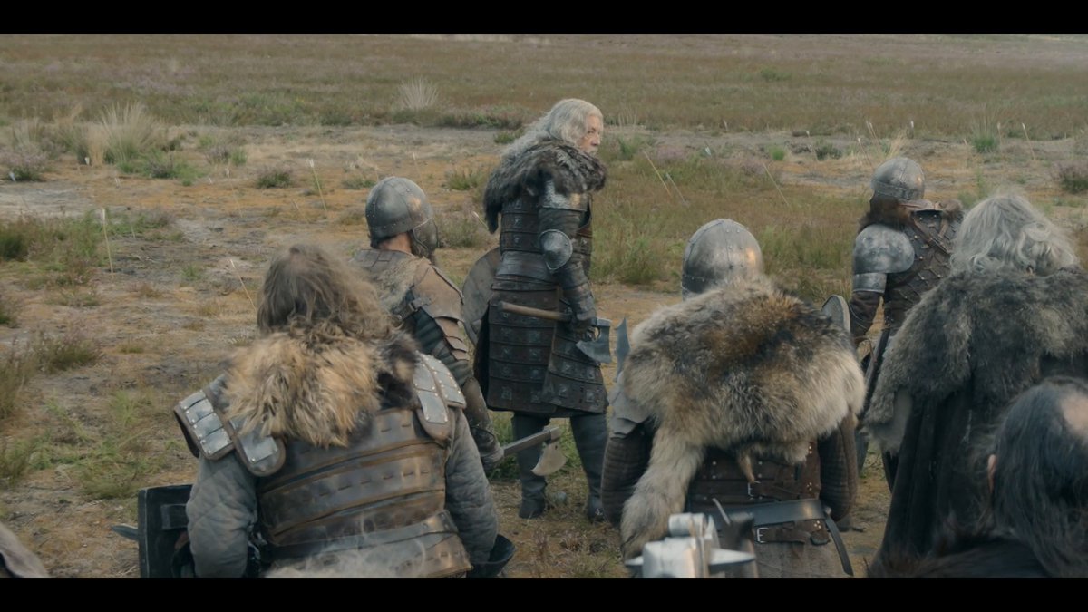 Se me puso la piel de gallina. 🐺 Los Stark, como siempre, saben cómo hacer una entrada. #LaCasaDelDragon