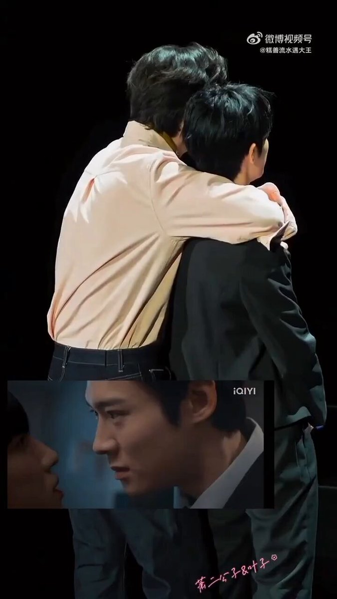 입술 물어뜯는 장면 나오자마자 연상 연하 붙들고 발동동 호들갑 떠는거 봐 기여워ㅋㅋㅋㅋ