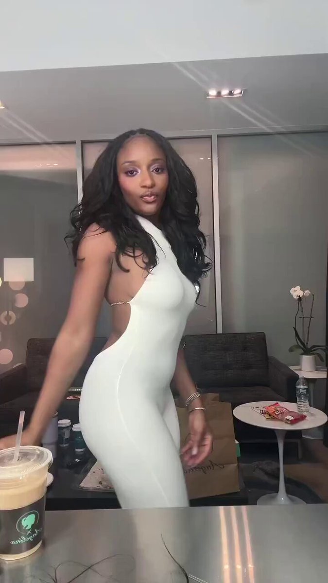 Ayra Starr vibing to this mashup of "Tea" &amp; "Hot Body" 🔥🤩