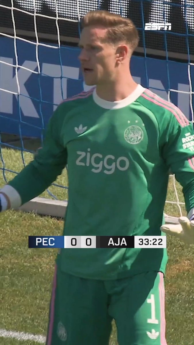 Ajax'la ilk maçına çıktı, geçit vermedi. Marc-Andre ter Stegen'den kritik kurtarış.