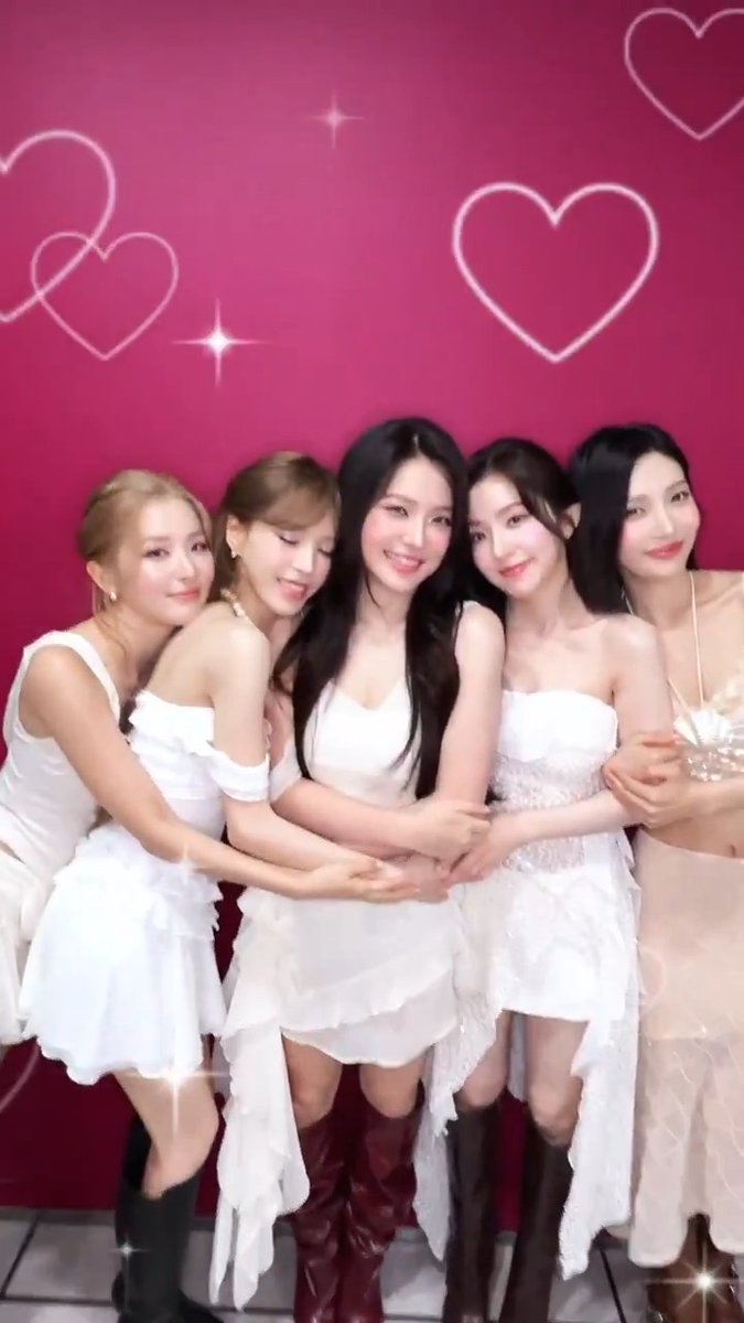 RED VELVET DAY 1 CHALLENGE !!!!