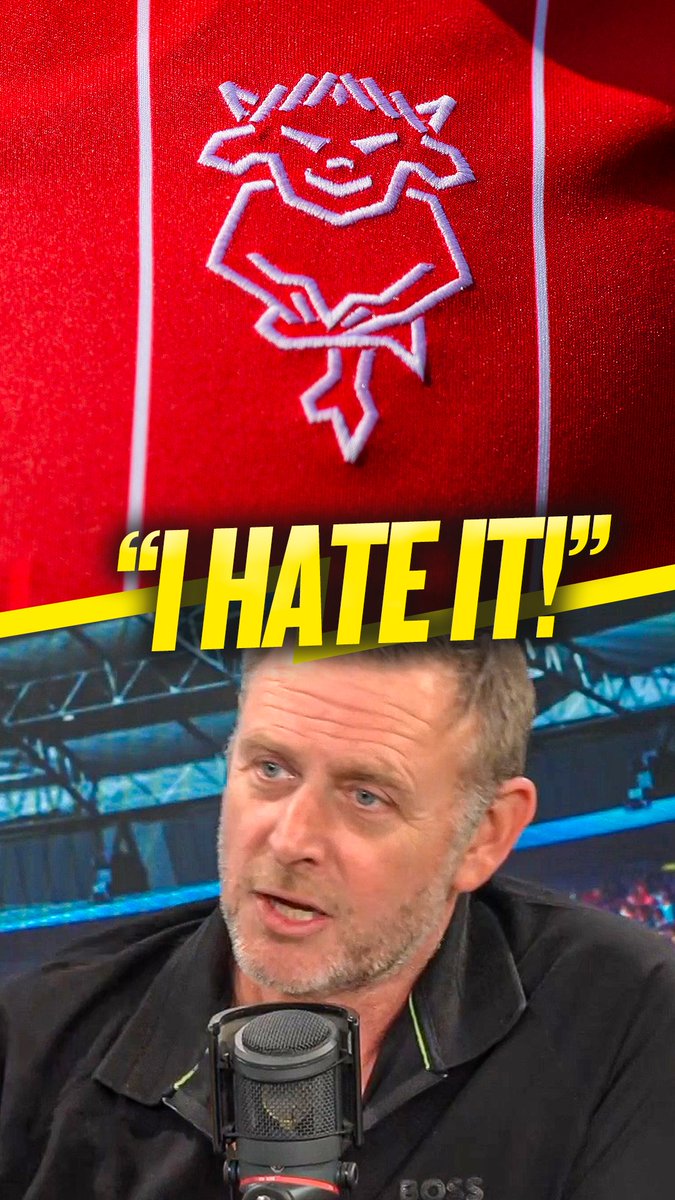 "I hate it!" 👀 "Has it worked?!" 😬 Darragh MacAnthony is not a fan of Lincoln having 2 managers!