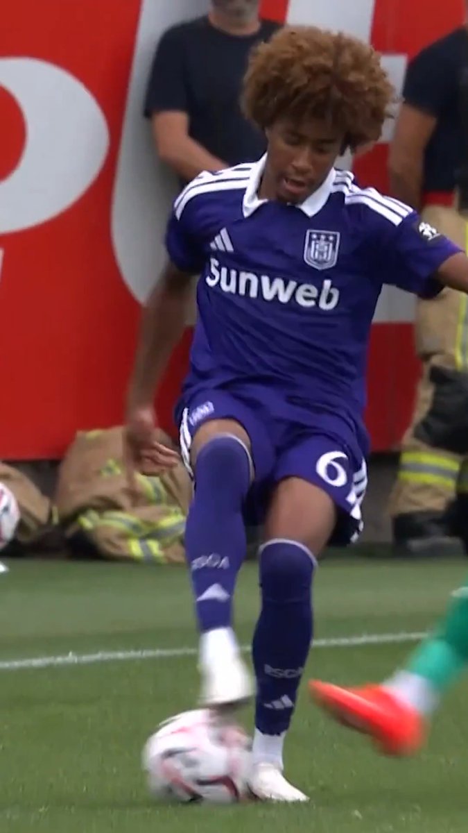 🇧🇪 Joshua Ngana (17) is a sensational talent. 💎 Anderlecht just keep producing gems. ⭐ Another Belgian wonderkid to keep an eye on. 🇧🇪