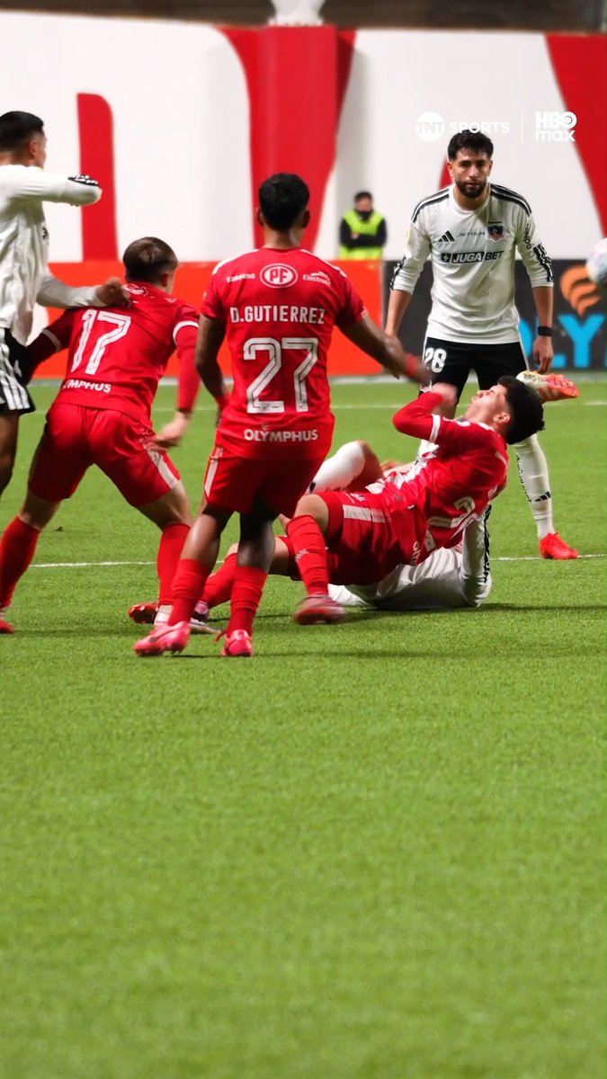 🤔👀⁉️ ¿Crees que ambas debieron ser sancionadas? Te dejamos con dos jugadas que dieron de qué hablar en la victoria de #ColoColo ante Unión La Calera en el Nicolás Chahuán, una para los Albos y otra para los Cementeros. ¡Disfruta la #LigaDePrimeraMercadoLibre 2026! Suscríbete a #TNTSportsenHBOMax 📲