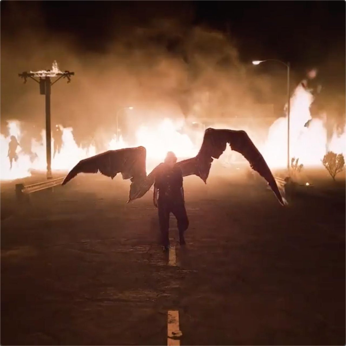 só pelo instrumental e produção dessa música ela levou o aoty de 2019