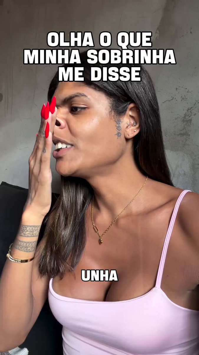 Menina questiona tia se ela é homem ou mulher...
