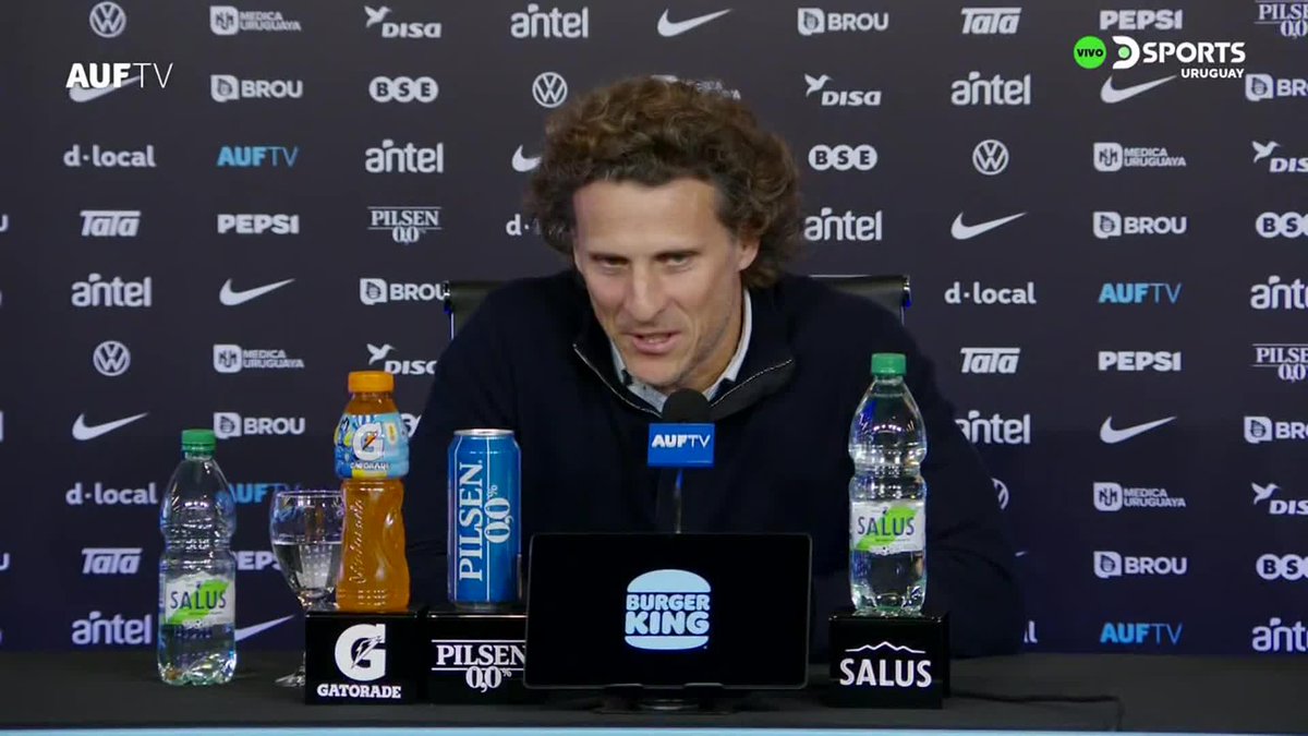"LO LLEVAREMOS A LOS ENTRENAMIENTOS QUE DISFRUTA MUCHO" Diego Forlán manifestó que invitará a su padre para que presencie las prácticas.