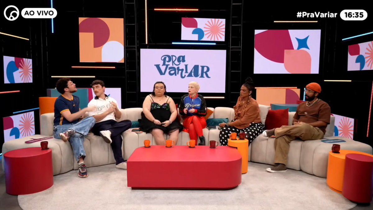 eles comentando mais sobre a milena ter exposto a situação da amizade