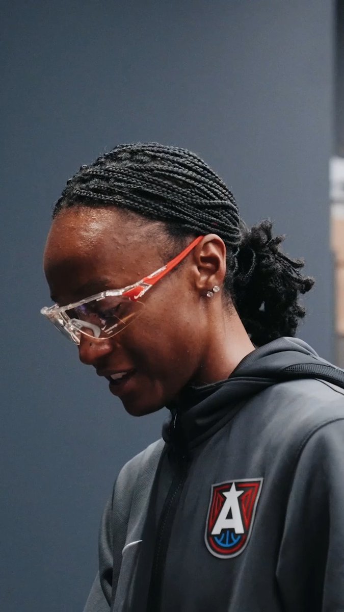 "Hello, people 🥽" Goggles are OVERLY tough. We can't wait to see everybody pull up in a pair 🔥