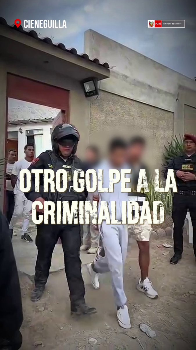 🚨 ¡La fiesta se les acabó! Caen 30 ciudadanos extranjeros con armas y droga En un amplio operativo ejecutado en #Cieneguilla, efectivos de la PNP capturaron a 30 presuntos integrantes de la banda criminal “Intocables del Sur”, quienes se encontraban celebrando al interior de un club campestre. Durante la intervención se incautaron un arma de guerra, seis armas de fuego, más de 170 municiones, 11 vehículos y 35 celulares. Además, se decomisó una importante cantidad de droga. #SeguridadYOrden