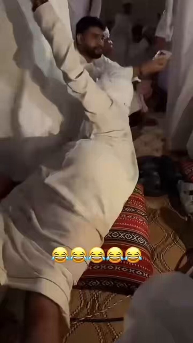 الحماراتي صار يهدد اخر زمن اقول جب يابو فكحه 😷🦠.