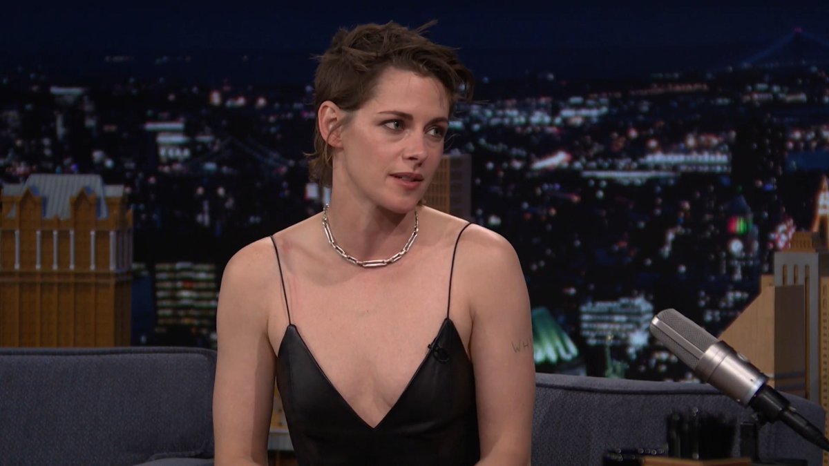 Kristen Stewart explains why there are cats voiced by Seth Rogen and Kumail Nanjiani in her new stoner comedy The Wrong Girls 🤣 #FallonTonight