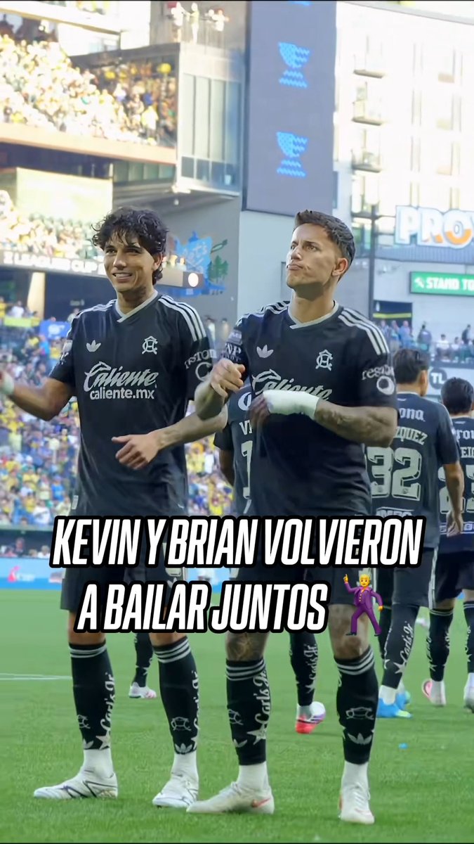 SENTÍ COSAS DE LA TRIIISECTA 🥹 🕺 Kevin Álvarez y Brian Rodríguez volvieron a bailar juntos y más de uno recordó la época de los bailes de la Triiisecta.