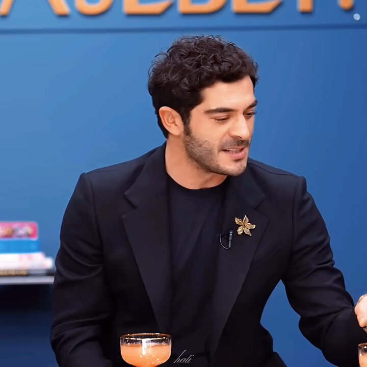 #BurakDeniz: ne münasebet humor 🤟🏻