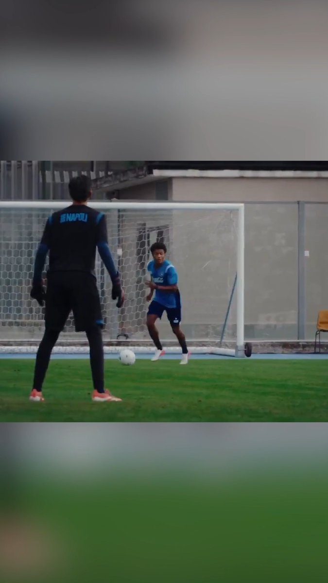 Scott McTominay scored THIS goal in training 😳🎯 🎥 Napoli