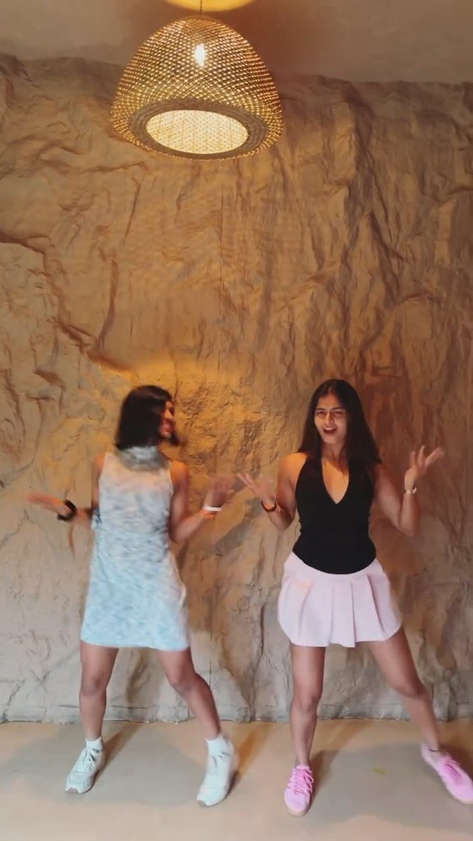 RCB Blood Shreyanka Patil showing her moves 😂❤️
