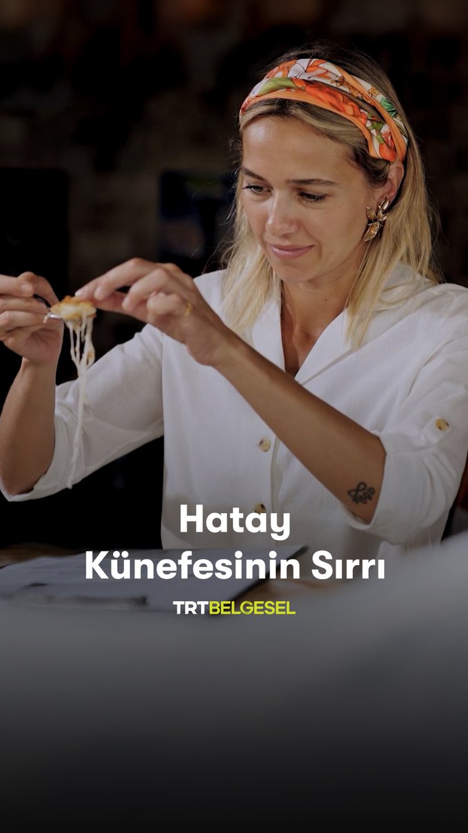 İdil Yazar ile lezzet yolculuğunda bu kez Hatay’a özgü kadayıfın izini sürüyor; ustalık gerektiren özel tiftikleme tekniğine ve midede ağırlık yapmayan gerçek künefe peynirinin sırlarına tanık oluyoruz. “Yemek Güzeldir”, 20.45’te TRT Belgesel’de.