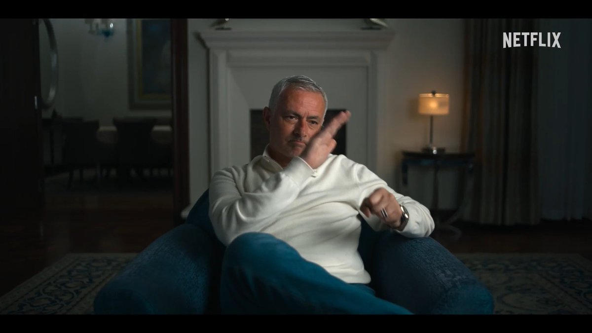 🚨🚨🎙️| José Mourinho 𝐑𝐄𝐅𝐋𝐄𝐂𝐓𝐒 on his first Real Madrid spell: "I couldn't teach Sergio Ramos how to head the ball. I couldn't teach Cristiano Ronaldo how to score a goal. The profile was: make them play as a team." 🎬👏