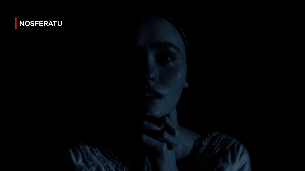 Tiap malem, Ellen Hunter (Lily-Rose Depp) nggak pernah bisa tidur nyenyak karena selalu dapet gangguan dari vampir kuno (Bill Skarsgård) yang mengincarnya. Film Nosferatu udah bisa kamu tonton di Netflix!