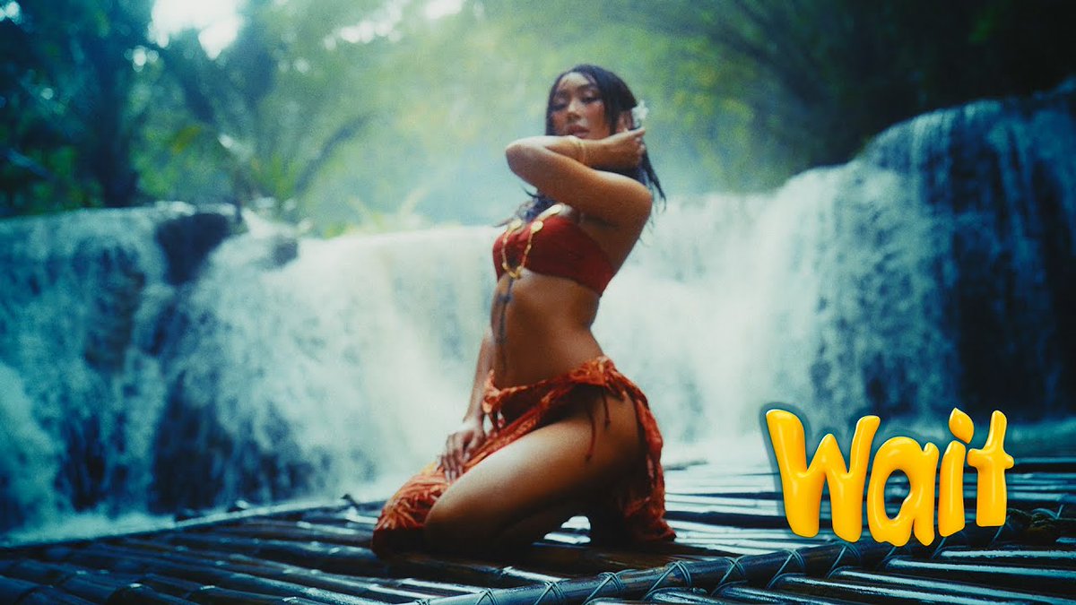 2 years ago today, HYOLYN released ‘Wait’