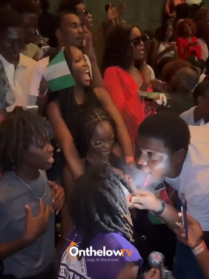 Eiii 😳😳😳. What’s this?
