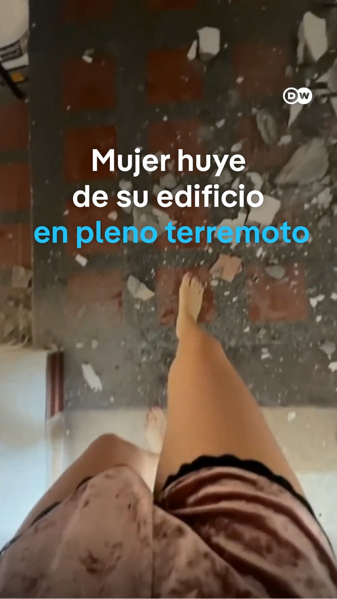 Una mujer graba el momento en que huye de su edificio durante el terremoto en Colombia María Camila Guevara se grabó a sí misma mientras huía de un edificio afectado por el potente terremoto en Colombia, justo cuando se producía otra réplica. /es