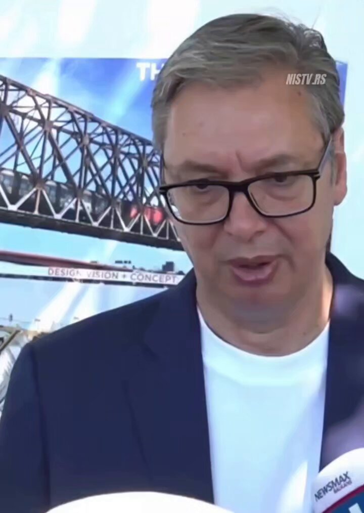 Angažuje i plaća silne ljude, po okupiranim televizijama 24/7 hvali sam sebe, troši ogromne pare Srba i Srbije da se samoreklamira, i onda se pojavi neki Medeni iz tamo negdje neke jazbine i urniše ga i uništava sa po par rečenica