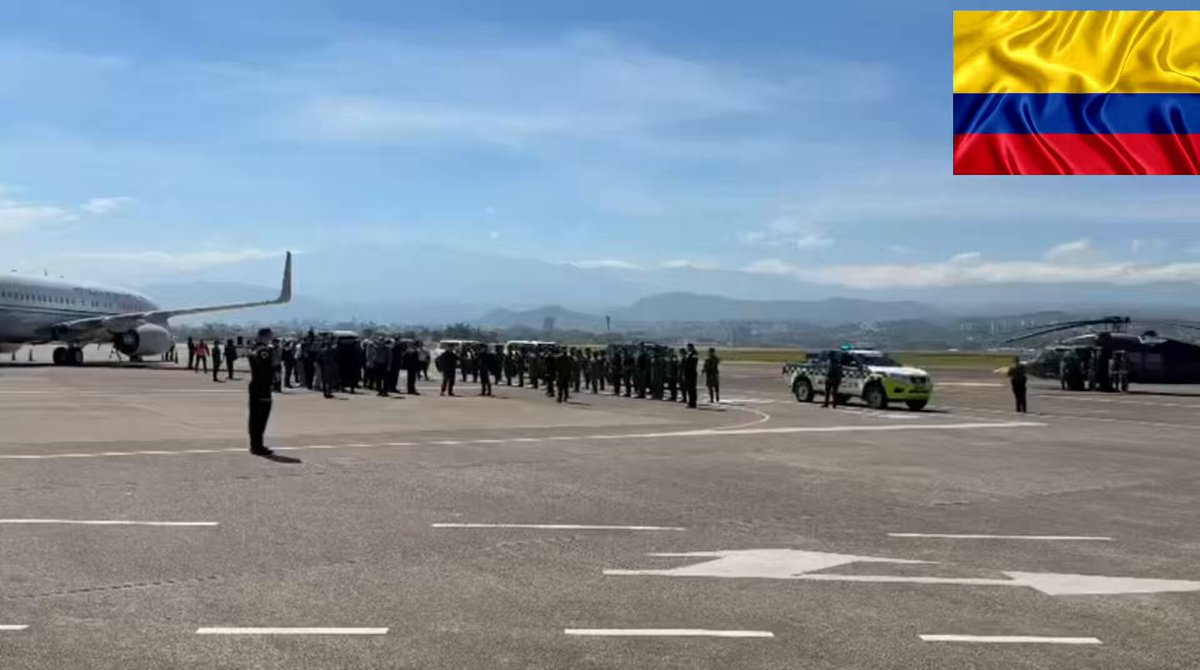🚨| URGENTE: El presidente de Colombia Abelardo De La Espriella acaba de aterrizar en Pereira. Va personalmente a liderar el comité de crisis en el Eje Cafetero después del devastador terremoto de 7.4.🇨🇴 ¡El Tigre Abelardo de la Espriella NO PARA de trabajar por los colombianos!