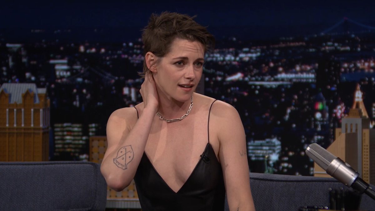 Kristen Stewart told her mom “the investment paid off” after being nominated for an Oscar 🤣 #FallonTonight