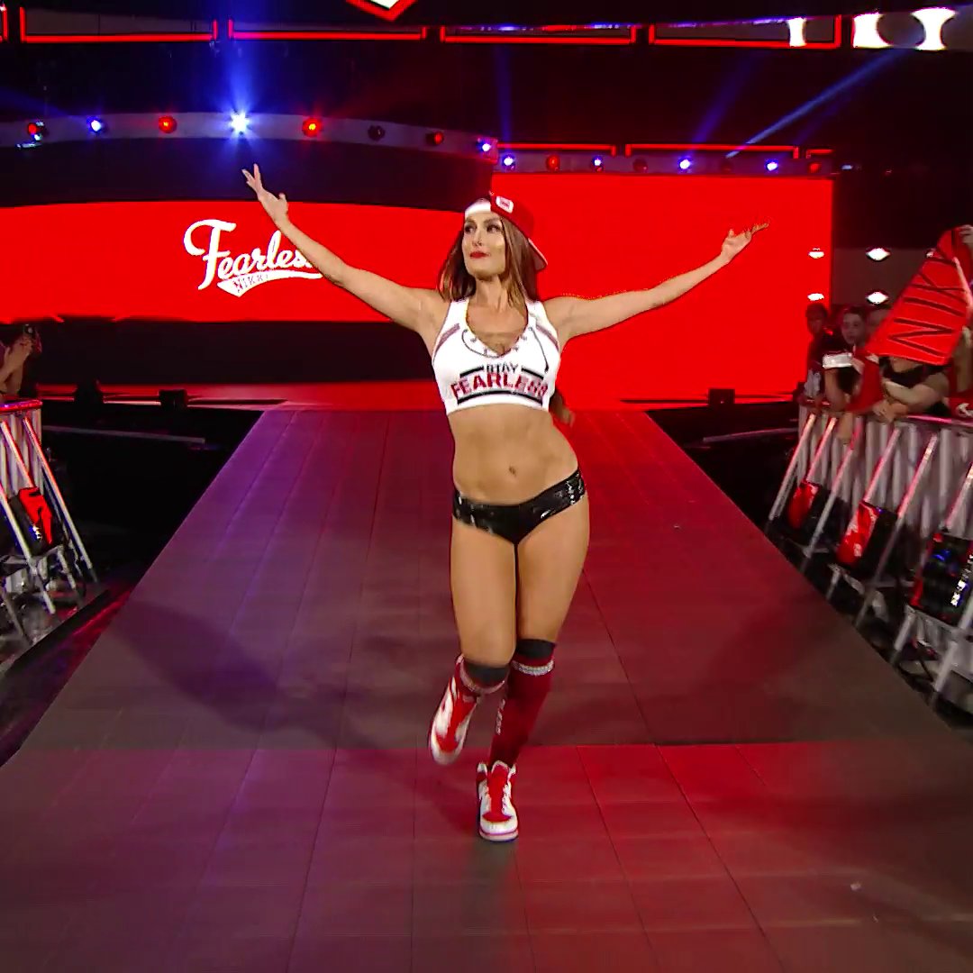 She controlled that crowd