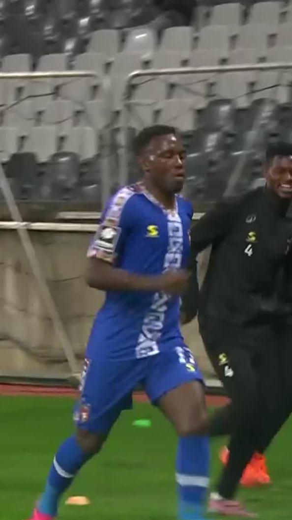 TS Galaxy are putting Sundowns under pressure 👀 Victor Letsoalo beats Ronwen Williams in a tight space 🚀 📺 Stream #BetwayPrem on DStv: